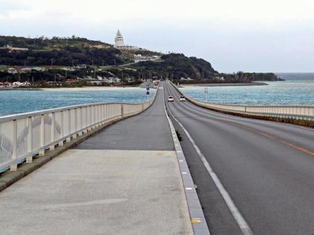 沖縄県の風景 古宇利島と古宇利大橋 沖縄県の風景 古宇利島と古宇利大橋の写真