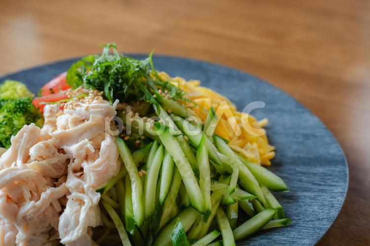 彩り野菜の冷やし中華 冷やし中華,中華麺,錦糸卵の写真素材