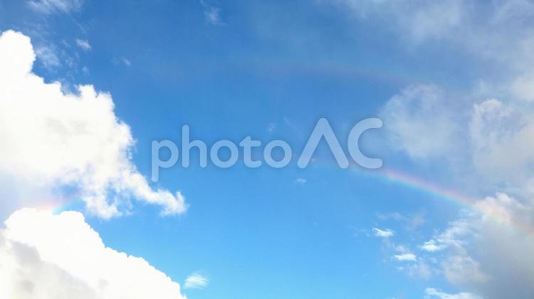 青空と二重虹 青空と二重虹 二重虹,ダブルレインボー,虹の写真素材
