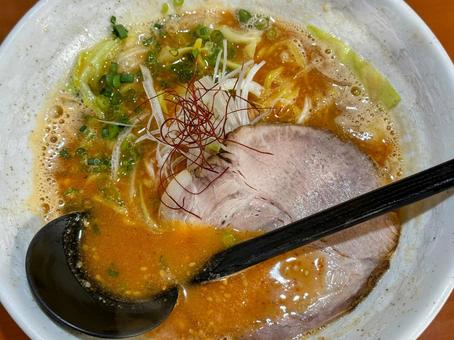 辛味噌スープと特製チャーシュー ラーメン 味噌ラーメン,辛味噌,チャーシューの写真素材