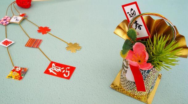 おしゃれな正月の正月飾りと背景素材 正月,年賀状,背景の写真素材