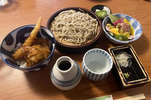 お蕎麦、天丼セット そば,ざるそば,天丼の写真素材