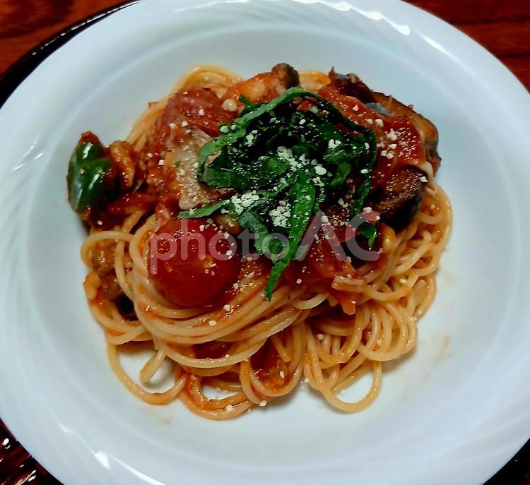 トマトソースパスタ～茄子と大葉 パスタ,トマトソース,プチトマトの写真素材