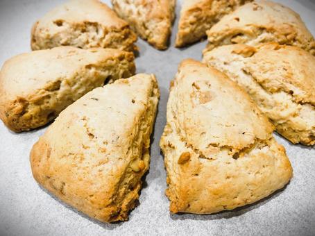 手作りスコーン(ホワイトチョコ胡桃)32 手作りスコーン(ホワイトチョコ胡桃)32の写真