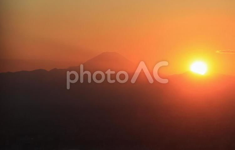 東京スカイツリーから見る秋の日没風景１ 夕焼け,夕日,オレンジ色の写真素材