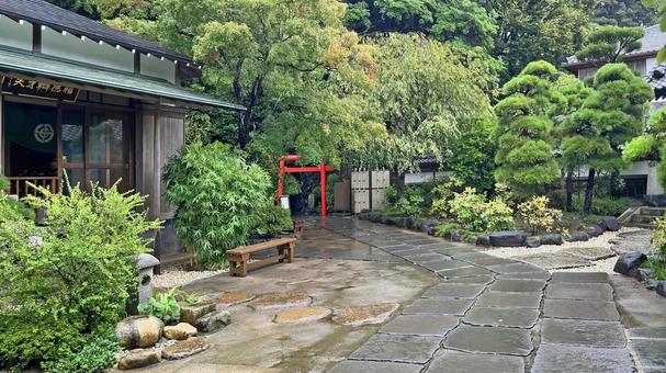 坂東33観音 04番 長谷寺 雨天の参道 坂東33観音 04番 長谷寺 雨天の参道 長谷寺,海光山,慈照院の写真素材