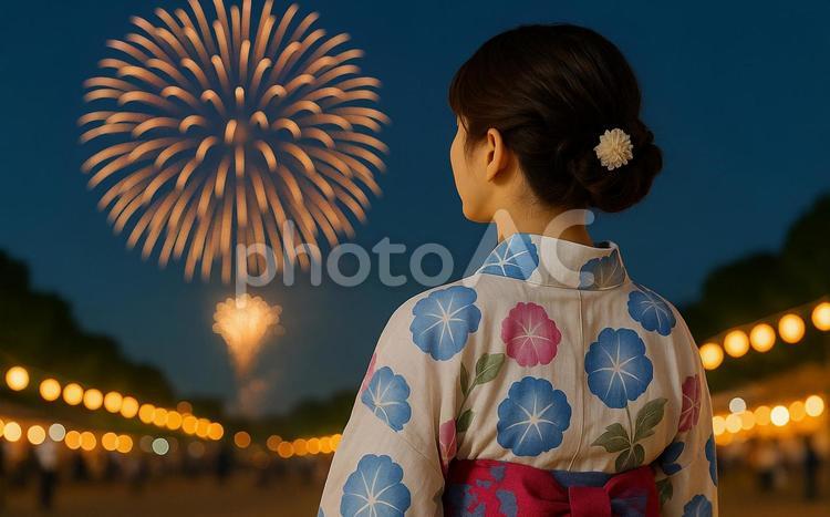 浴衣の女性と夏の花火 浴衣,花火,夏の写真素材