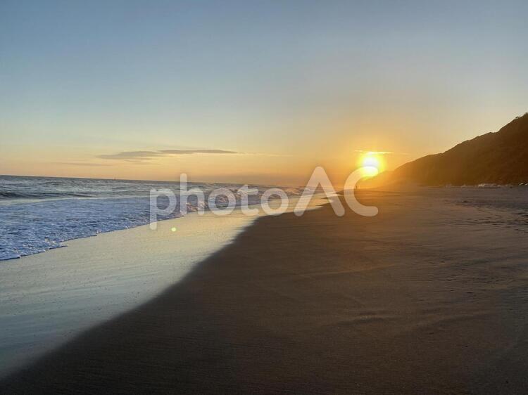夕日と海 日暮れ,浜,暁の写真素材