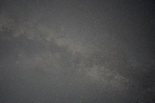 宮古島で見られる天の川と満天の星空の絶景 宮古島で見られる天の川と満天の星空の絶景 天の川,星空,星の写真素材