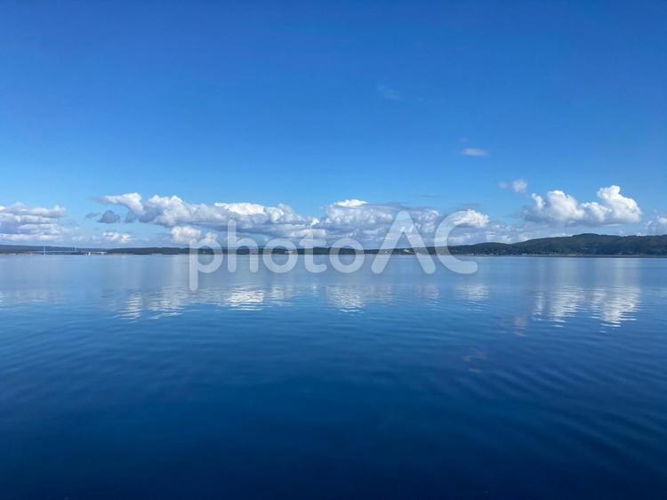 和倉の海 空,波のない,自然の写真素材