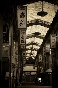 レトロな商店街 レトロな商店街の写真