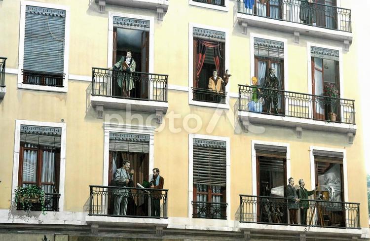 フランス　リヨン　壁画のある建物 フランス,リヨン,壁画のある建物の写真素材