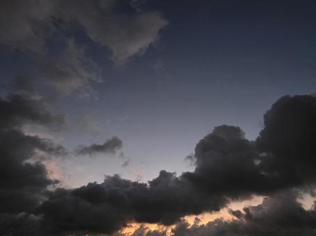 雲と朝焼け 雲と朝焼けの写真