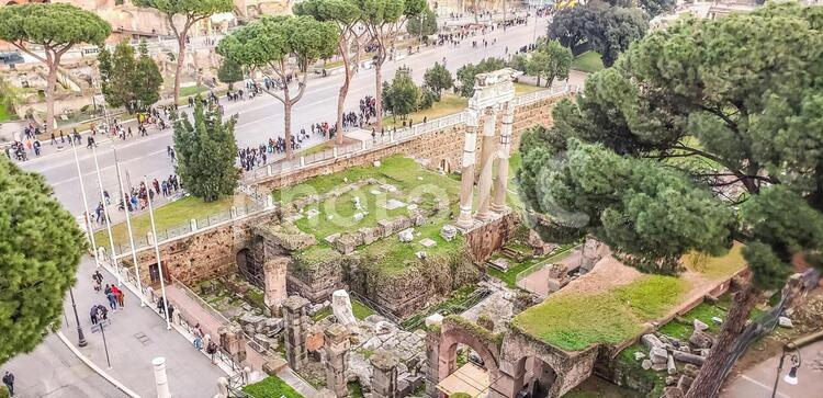 【イタリア】ローマのフォロ・ロマーノ フォロ・ロマーノ,ローマ,イタリアの写真素材