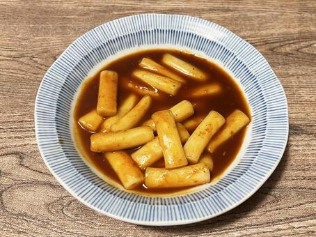 美味しそうに盛ったトッポギ、トッポッキ。 トッポギ,トッポッキ,韓国料理の写真素材