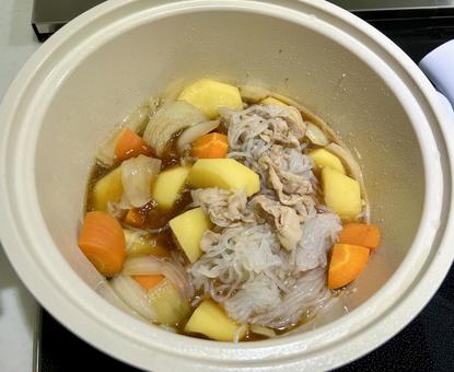 夕飯の肉じゃが 肉じゃが,煮物,じゃがいもの写真素材