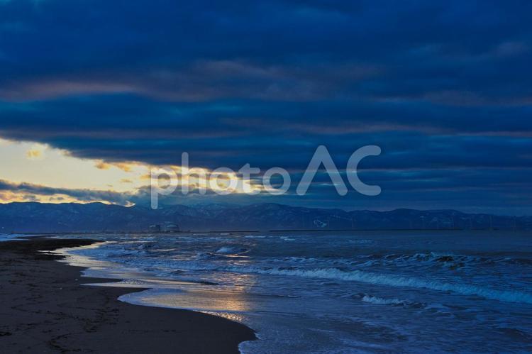 夕暮れの海 夕暮れの海,夕焼け,夕暮れの写真素材
