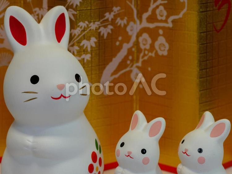 卯年の置物の年賀状素材  年賀状,卯年,卯の写真素材