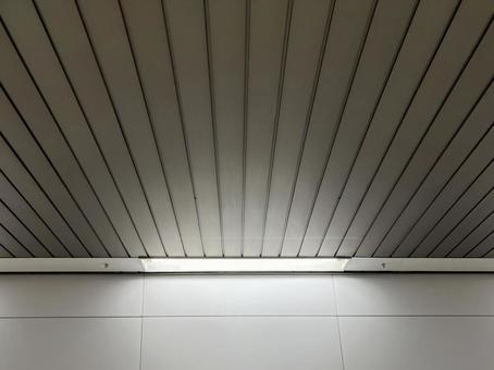 天井の蛍光灯 天井の蛍光灯の写真