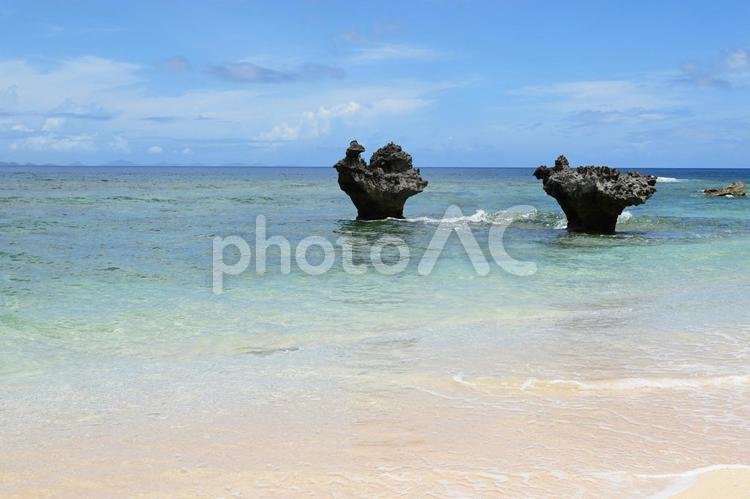 沖縄　きれいな海　ハートロック 日本,沖縄,海の写真素材