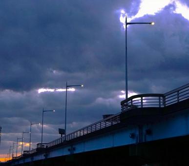 夜明けのブリッジ 早朝,橋,夜明けの写真素材
