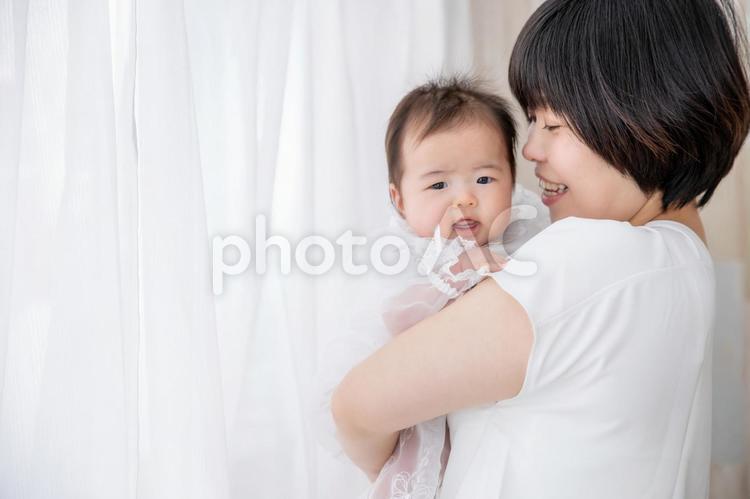 ママと赤ちゃん 赤ちゃん,抱っこ,ママの写真素材