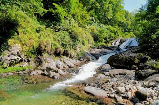 Nagahashiri Falls in Itoshiro, Gujo City, Gifu Prefecture, JPG Nagahashiri Falls in Itoshiro, Gujo City, Gifu Prefecture, JPG