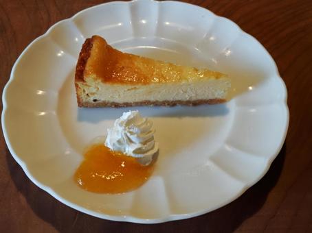 喫茶店のチーズケーキの写真