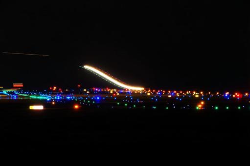夜の空港 夜の空港の写真