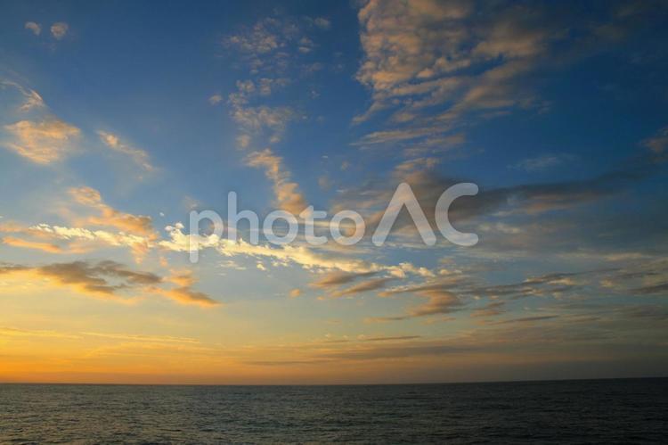 海上の夕焼け１ 夕焼け,海,自然の写真素材