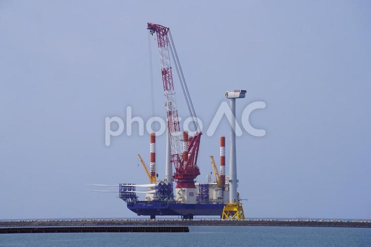 洋上風力発電機の設置工事の風景 工事,風力発電機,エコの写真素材
