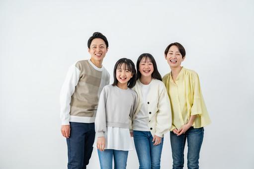 家族四人ポートレート 家族四人ポートレート 家族,ファミリー,親子の写真素材