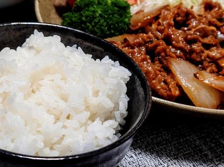 夕食の献立 夕食の献立 ごはん,焼肉,夕食の写真素材