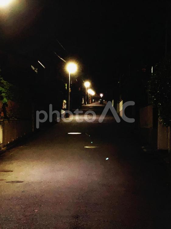 深夜の住宅街、ホラーイメージ 住宅街,深夜,ホラーイメージの写真素材