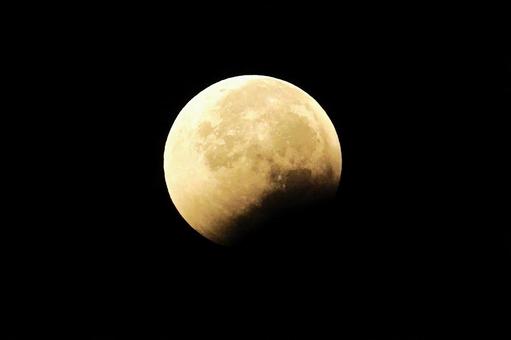 皆既月食後の月の満ち欠け 皆既月食後の月の満ち欠けの写真
