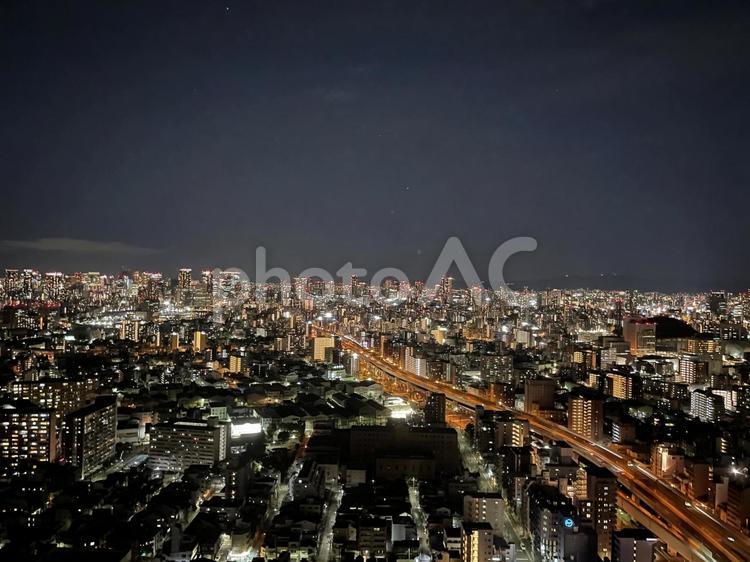 夜の景色(大阪の街並み) 風景,街並み,夜景の写真素材