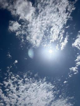 雲と太陽 雲と太陽の写真