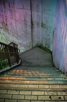 細い路地の階段 細い路地の階段 階段,歩行者専用,夜の写真素材