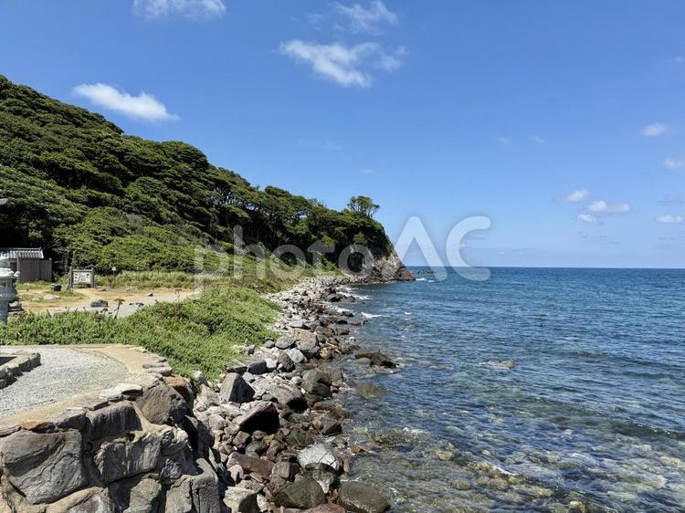 福井県東尋坊雄島の景色 無人島,福井県,田舎の写真素材