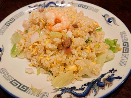 海老チャーハン 海老チャーハン 食卓,食事,焼飯の写真素材