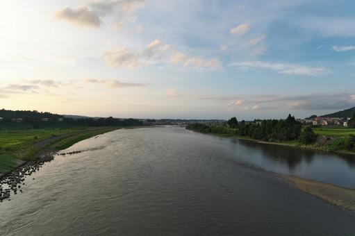 信濃川の夕景 信濃川の夕景の写真
