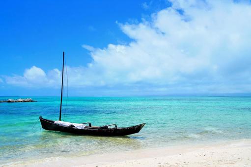 Kaiji Beach and boats on Taketomi Island, Okinawa, JPG