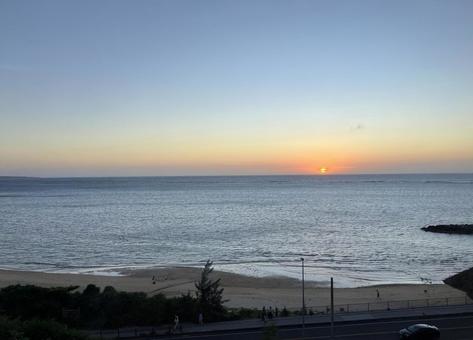 海に沈む美しい夕陽 海に沈む美しい夕陽 夕日,夕方,空の写真素材