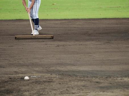 グランド整備　野球部　内野　マウンド コピースペース,マウンド,投手の写真素材