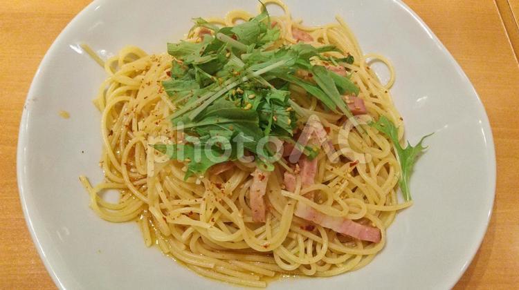 ベーコンと水菜の和風パスタ ベーコンと水菜の和風パスタ,パスタ,スパゲッティの写真素材