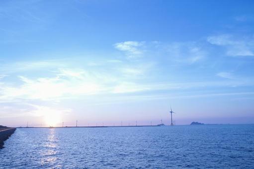 明るい夕暮れ 明るい夕暮れ の写真