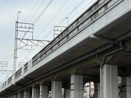 高架 高架 高架橋,橋脚,電車の写真素材