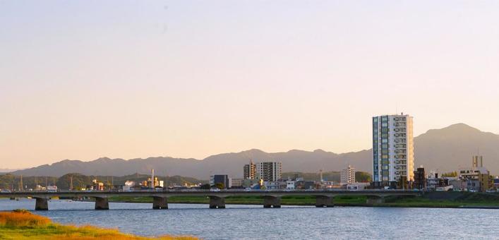 日没前の秋の河川敷 河川敷,川,橋の写真素材