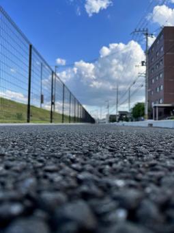 ローアングルの歩道 ローアングルの歩道の写真