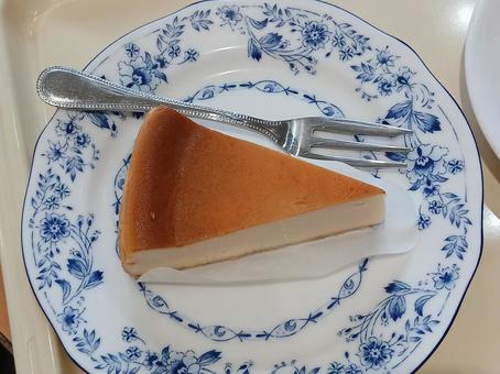 Basque Cheesecake ~ Cafe, JPG